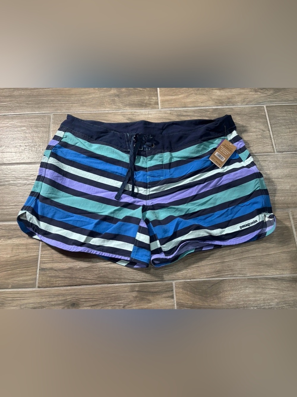 Patagonia Women 14 Wavefarer Water Striped Board Short Zip-Pocket Tie Front